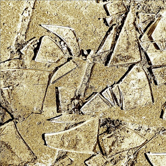 1280px-broken_glass_belfast_april_2010-e1493814361628